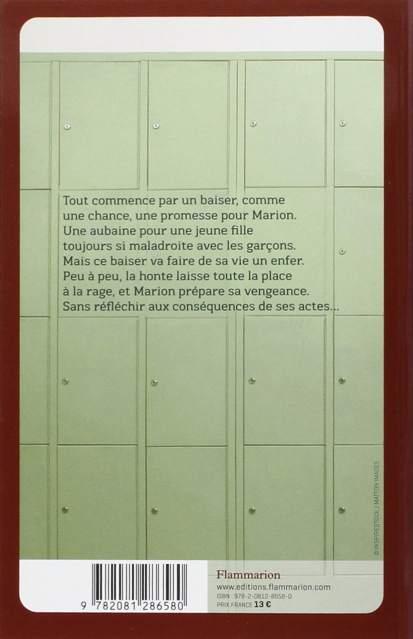 la fille seule dans le vestiaire des garçons qart de pages